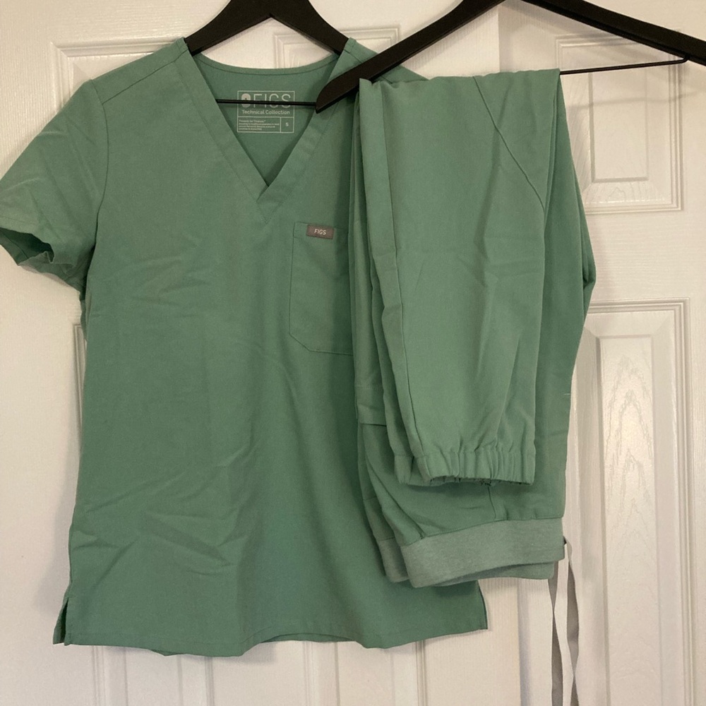 Figs teal/seaglass scrub set